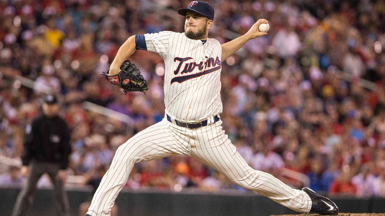 Closer Perkins stays perfect, helps halt Twins' skid